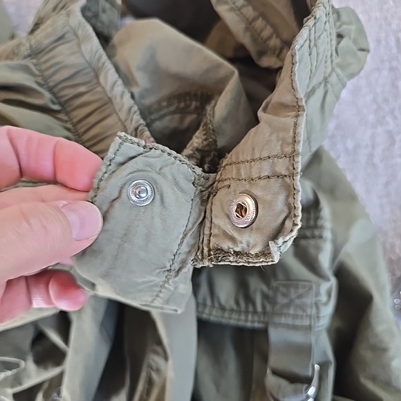 Garage Low Rise Baggy Cargo Pants Green Sz M Buckles Y2K Grunge 90s Festival - Picture 16 of 16